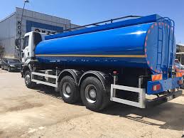 Camion citerne d'eau